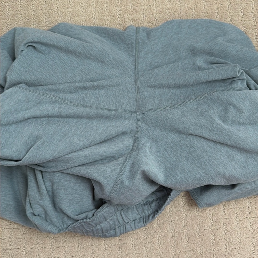 Vuori Halo Joggers. Women’s size L. - Picture 6 of 9